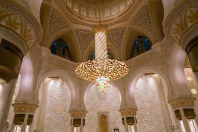 Interior of the grand mosque of abu dhabi, sheikh zayed grand mosque. big crystal chandelier