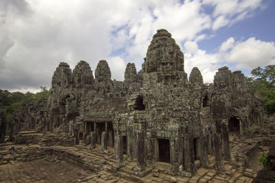 Old ruins of building against sky