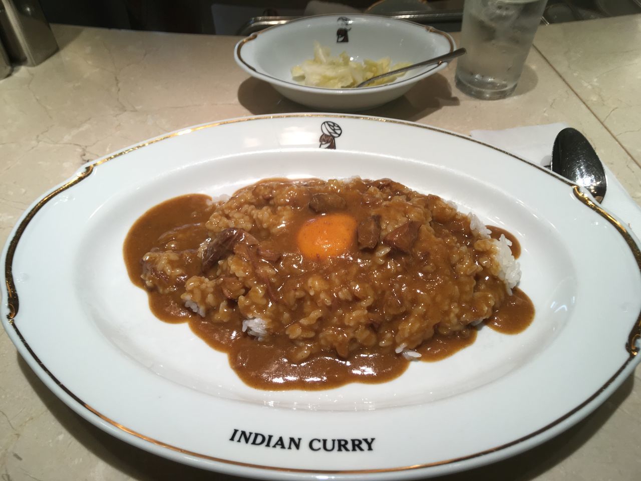 CLOSE UP OF FOOD ON PLATE