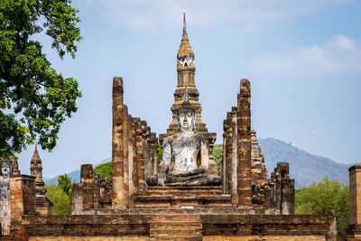 View of temple building against sky