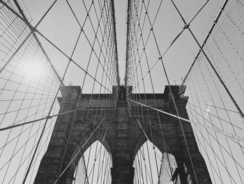Low angle view of brooklyn bridge 