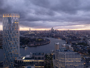 Central london and the thames seen from canary wharf