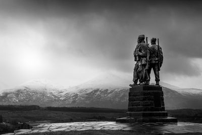 Statue against sky