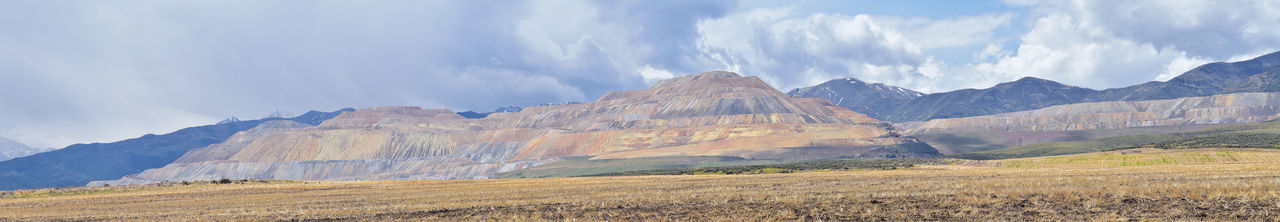 Oquirrh mountain the bingham canyon kennecott copper mine, salt lake valley, utah. usa.