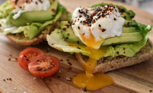 Poached egg on avocado bread