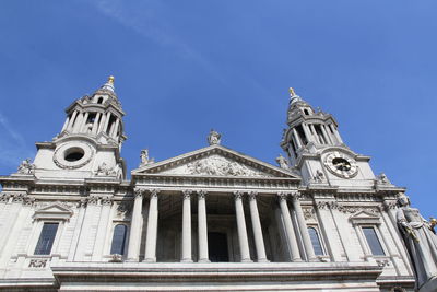 West front of st paul's cathedral in a sunny day, london, uk