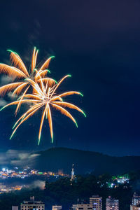 Images with new year's, réveillon, fireworks exploding in the sky in niterói, rio de janeiro, brazil