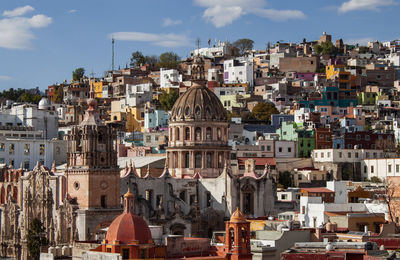 La valenciana or san cayetano church, colorful colonial neighborhood houses in guanajuato, mexico. 