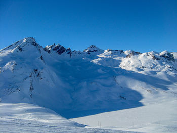 Mountains that form the border between france and italy