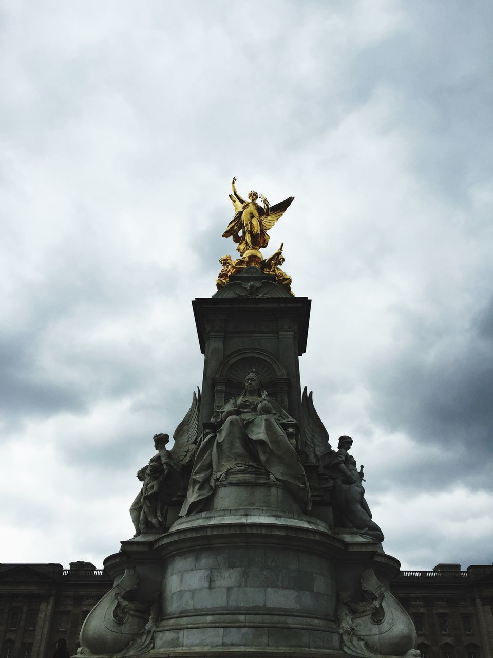 statue, sculpture, human representation, art and craft, art, low angle view, creativity, sky, cloud - sky, animal representation, architecture, cloudy, built structure, famous place, travel destinations, history, travel, international landmark