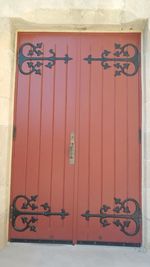 Text on closed door of building