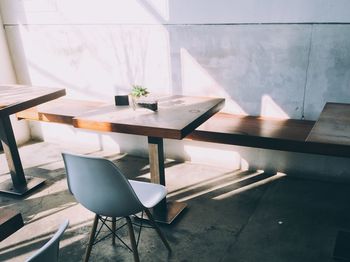 Chair at empty desk 