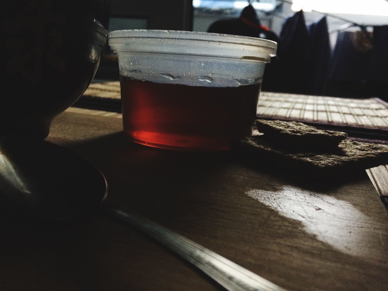 CLOSE-UP OF GLASS OF TABLE