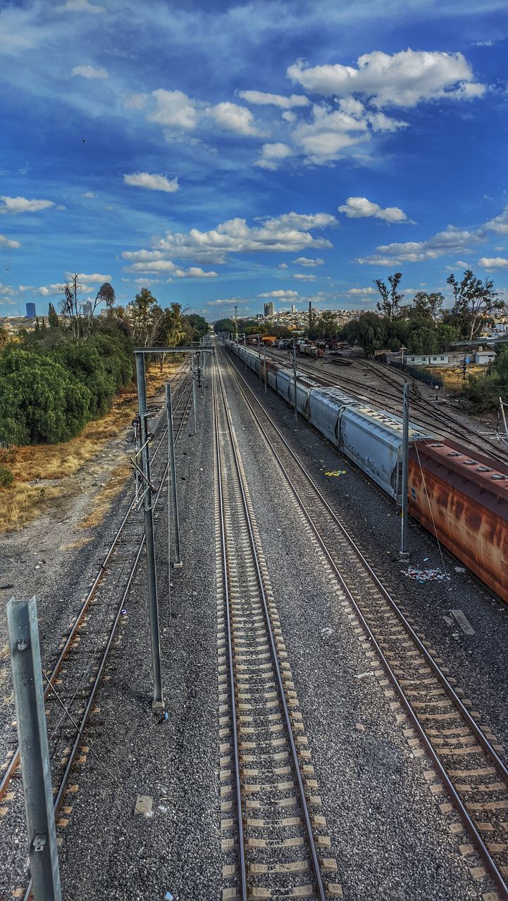 Parque Alcanfores ☀ 🤳 Vía Tren Querétaro #phonephotography Puente Ciudad Sunset Fotografia Paseo Atardecer Enero 2023 Picoftheday