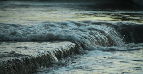 Waves splashing in sea