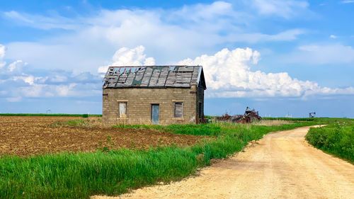 Country shed