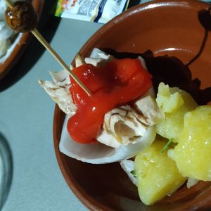 Close-up of fresh strawberries in plate on table