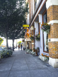 Narrow alley in city