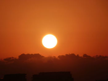Low angle view of sun during sunset