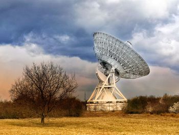 radio telescope