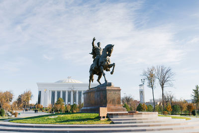 Tashkent, uzbekistan. november 2021. monument of amir temur
