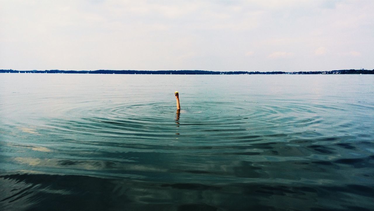 water, waterfront, rippled, sea, tranquility, tranquil scene, reflection, scenics, sky, beauty in nature, nature, idyllic, outdoors, lifestyles, lake, day, remote, leisure activity