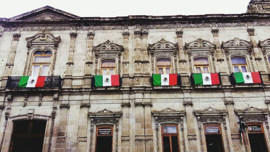 LOW ANGLE VIEW OF HISTORICAL BUILDING