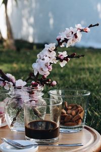 Close-up of flowers in vase on table