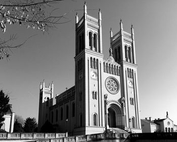 View of cathedral against sky