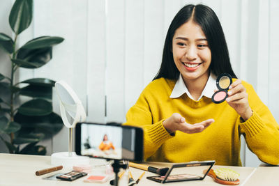 Portrait of a smiling young woman