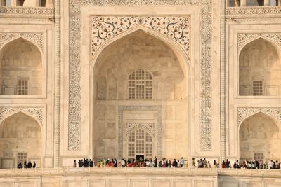 Front view of tajmahal at agra