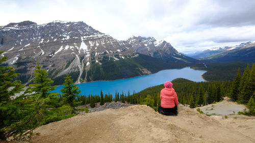 People enjoys a beautiful mountain lake. peyto lake, canadian rockies, banff, alberta, canada