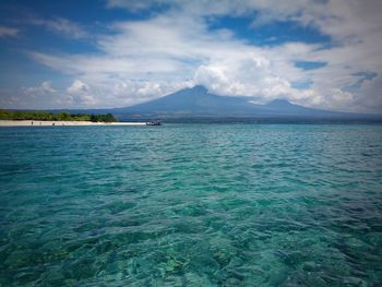 The trip to tabuhan island banyuwangi can be reached by boat.