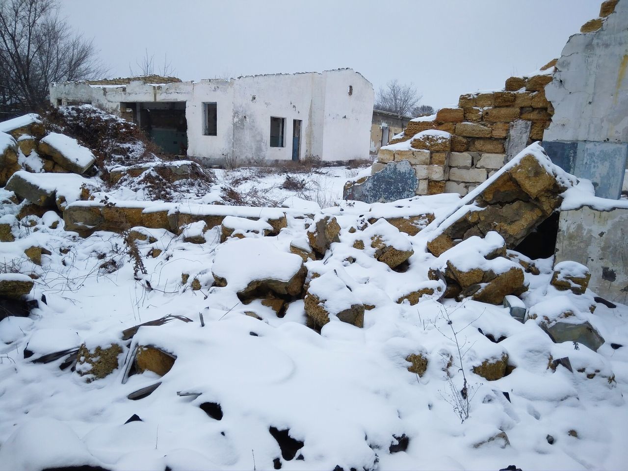 architecture, built structure, building exterior, house, no people, winter, snow, outdoors, cold temperature, day, nature, sky