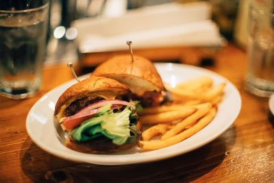 Close-up of burger in plate on table