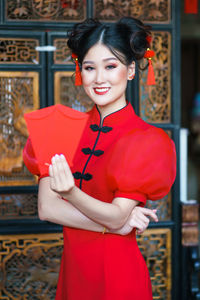 Portrait of a smiling young woman