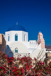 Traditional architecture of the churches of the oia city in santorini island