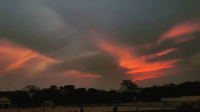 sunset, sky, tree, cloud - sky, scenics, silhouette, beauty in nature, tranquility, tranquil scene, orange color, nature, cloudy, dramatic sky, weather, idyllic, dusk, cloud, landscape, outdoors, overcast