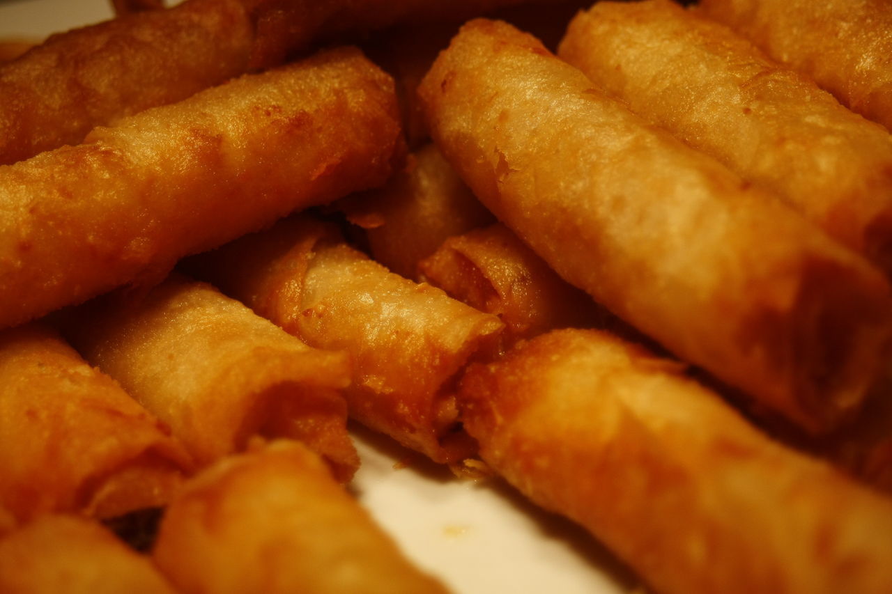 FULL FRAME SHOT OF POTATOES AND BREAD