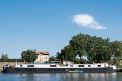 Scenic view of building against sky