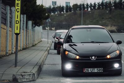 Traffic on road in city