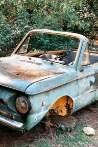 Old rusty car