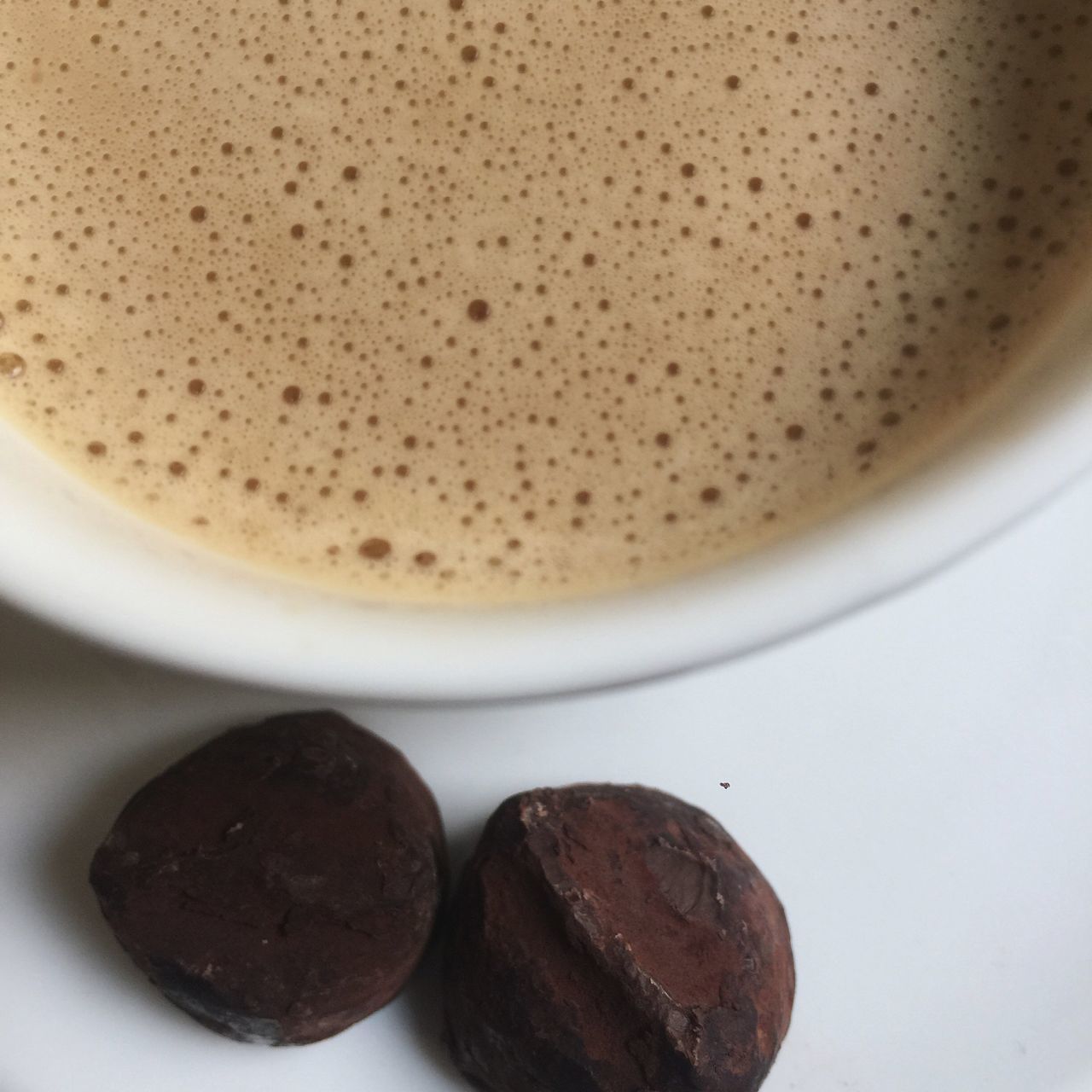 CLOSE-UP OF COFFEE IN CUP