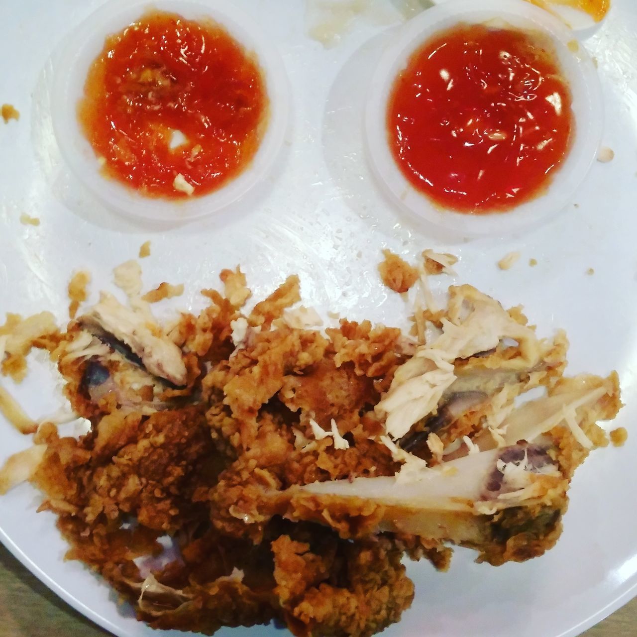 HIGH ANGLE VIEW OF BREAKFAST IN BOWL