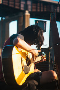 Man playing guitar