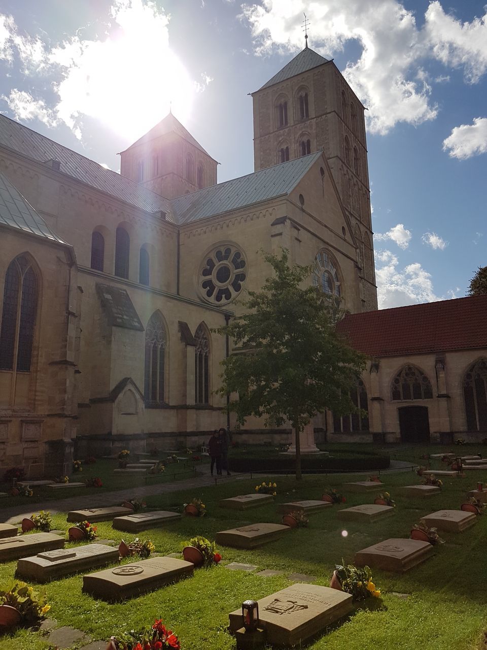 VIEW OF TEMPLE AGAINST SKY IN CITY