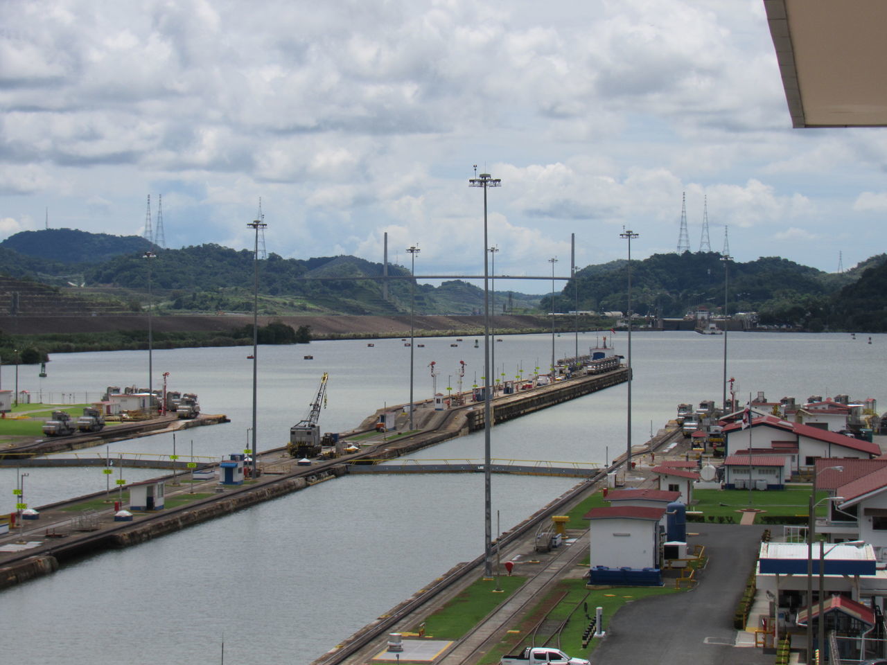 HIGH ANGLE VIEW OF RIVER AGAINST SKY