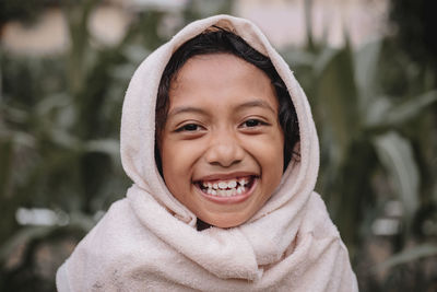 Portrait of smiling girl