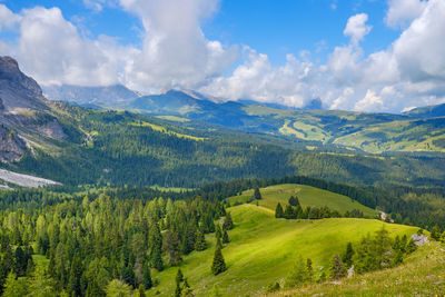 Beautiful view of seiser elm plateau in val gardena, italy