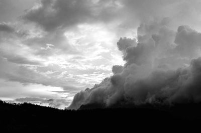 Low angle view of dramatic cloudy sky